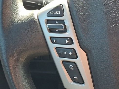 Used 2017 Nissan Titan S image 22