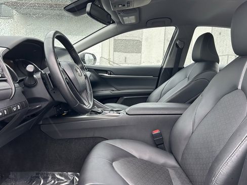 Used 2023 Toyota Camry XSE image 10
