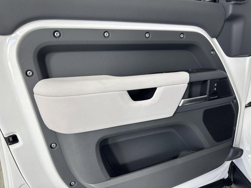 Certified 2025 Land Rover Defender 110 S image 22