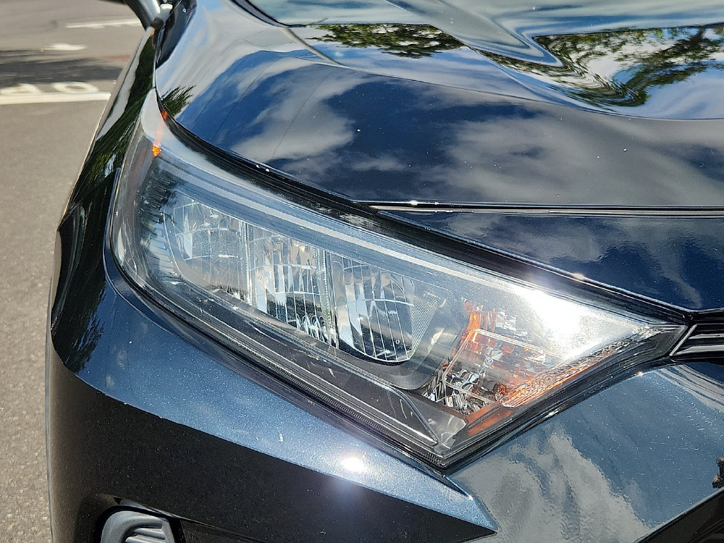 Used 2019 Toyota RAV4 LE w/ All Weather Liner Package AWD/4WD image 9