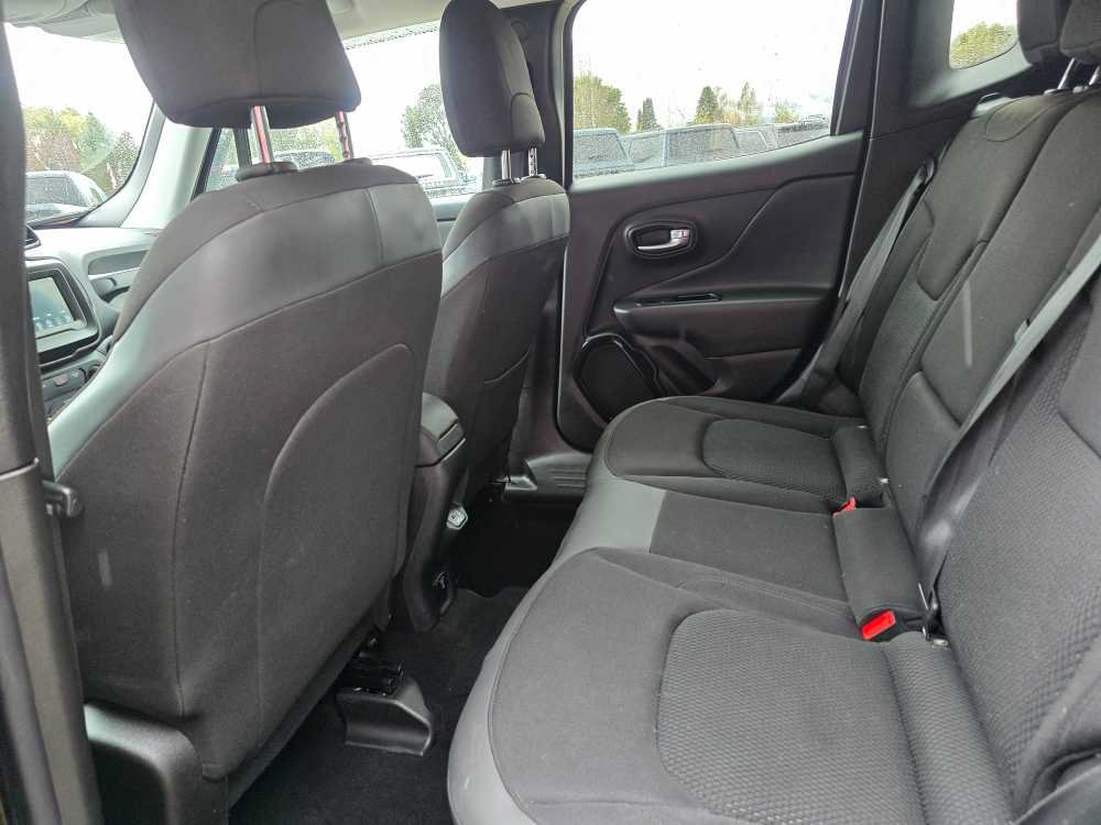 Used 2018 Jeep Renegade Altitude AWD/4WD image 18