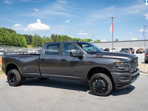 New 2026 RAM 3500 Big Horn AWD/4WD image 12