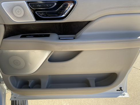 Used 2020 Lincoln Navigator Reserve w/ Luxury Package image 9