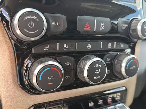 Used 2024 RAM 2500 Laramie AWD/4WD image 27