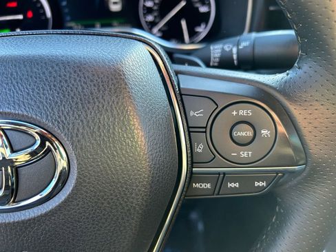 Used 2021 Toyota Avalon XSE image 18