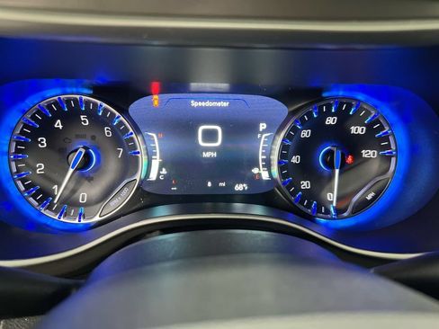 New 2027 Chrysler Pacifica Select AWD/4WD image 12