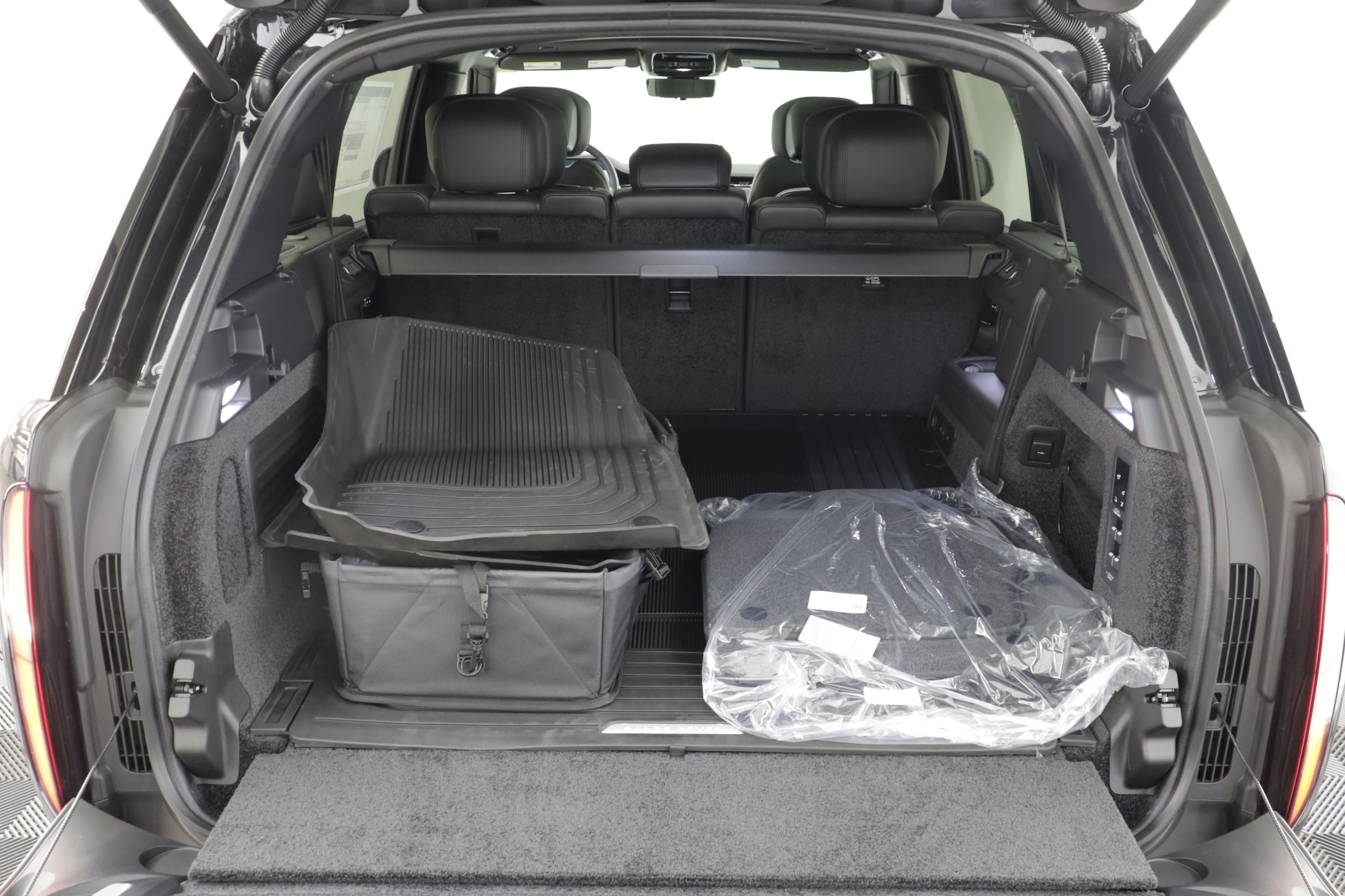 New 2026 Land Rover Range Rover Long Wheelbase Autobiography AWD/4WD image 19