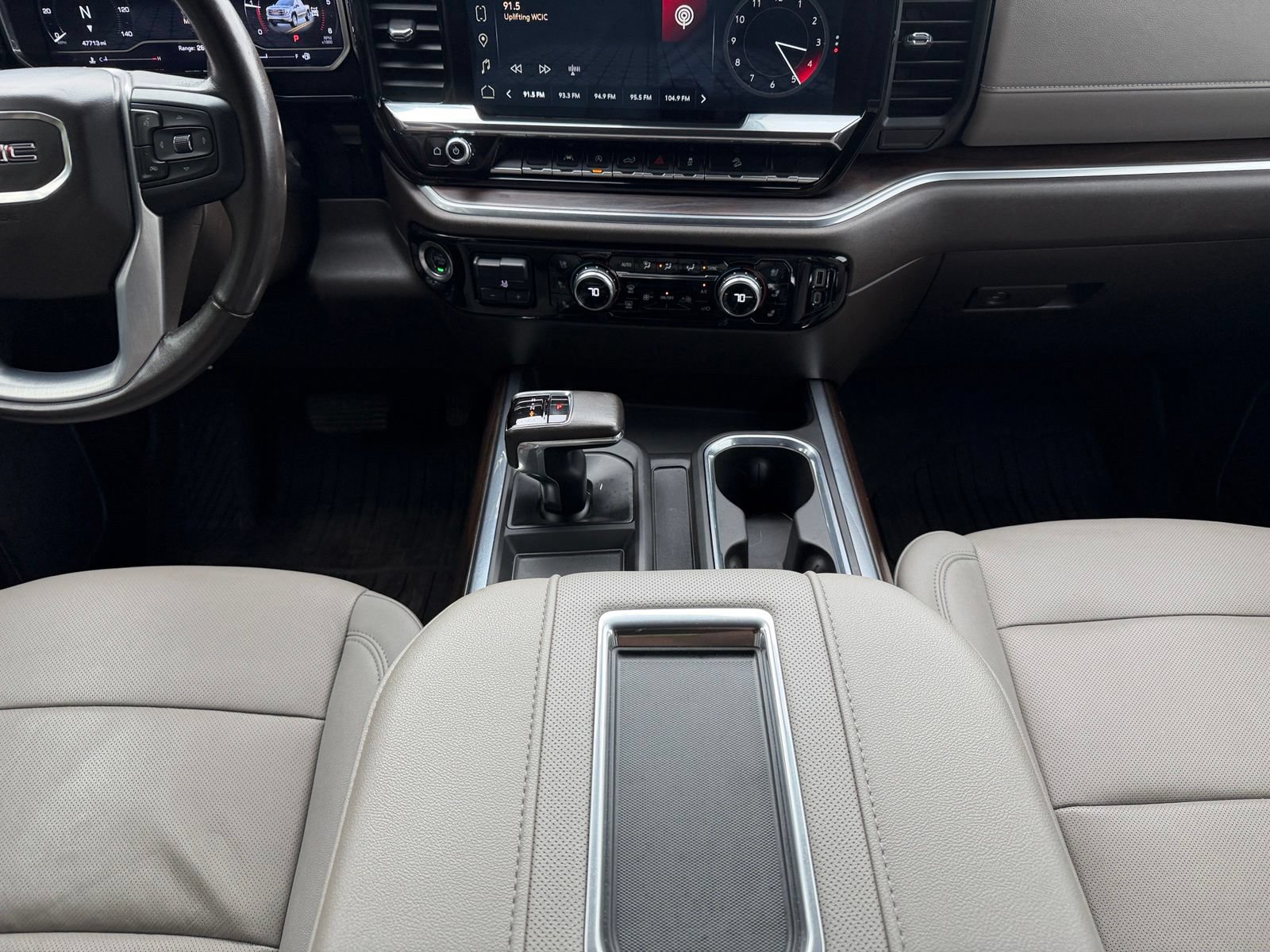 Used 2022 GMC Sierra 1500 SLT w/ SLT Premium Package AWD/4WD image 19