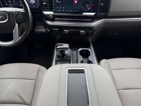 Used 2022 GMC Sierra 1500 SLT w/ SLT Premium Package AWD/4WD image 19