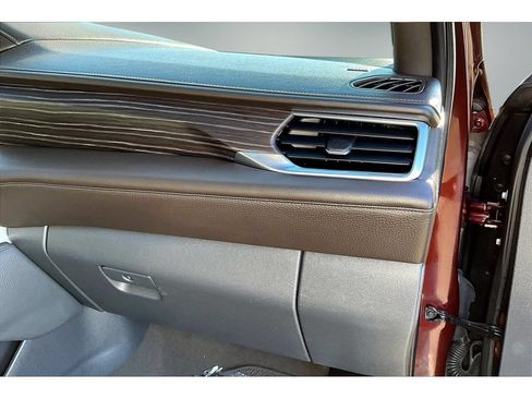 Used 2022 GMC Yukon XL Denali AWD/4WD image 22