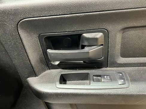 Used 2019 RAM 1500 Express w/ Express Value Package image 38