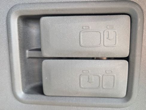 Used 2024 Chevrolet Equinox LT image 29