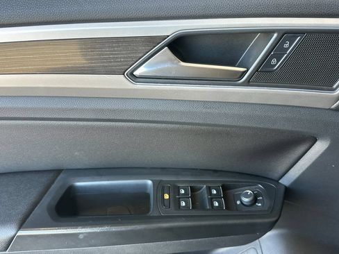 Used 2018 Volkswagen Atlas SEL AWD/4WD image 10