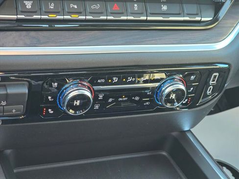 New 2026 GMC Sierra 2500 SLT w/ SLT Convenience Package image 16