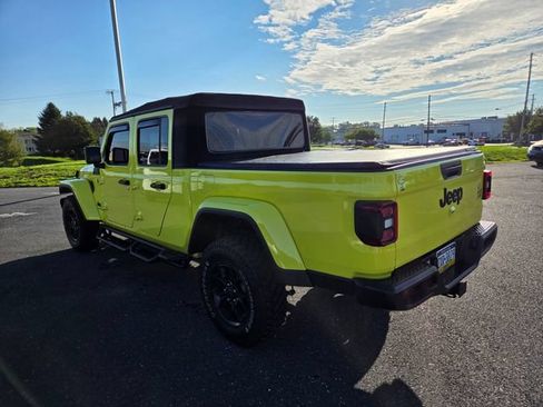Used 2024 Jeep Gladiator Sport AWD/4WD image 12