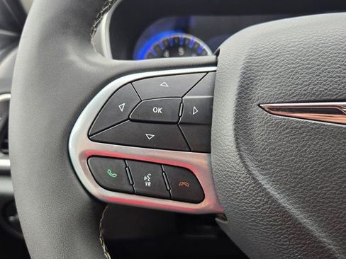 Used 2025 Chrysler Pacifica Select FWD image 20
