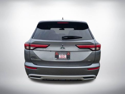 Used 2024 Mitsubishi Outlander SE FWD image 4