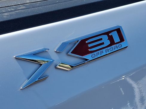 Used 2023 GMC Sierra 1500 SLT w/ SLT Premium Package AWD/4WD image 33