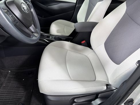 Used 2020 Toyota Corolla LE image 12
