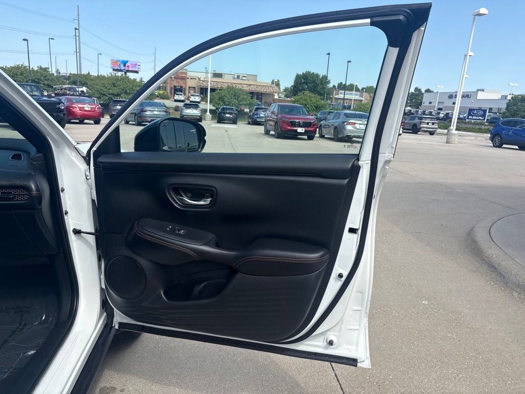 Certified 2025 Honda HR-V Sport image 22