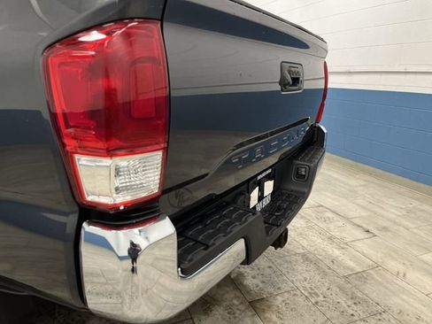 Used 2020 Toyota Tacoma SR5 image 31