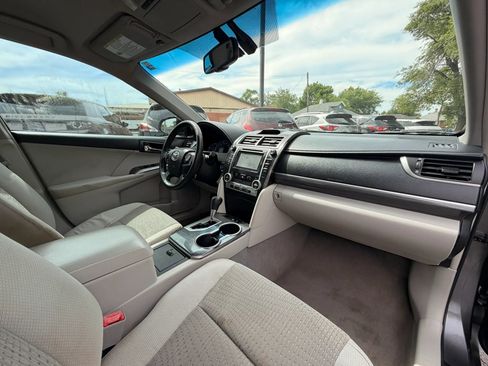 Used 2012 Toyota Camry XLE w/ Convenience Pkg FWD image 19