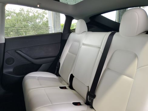 Used 2023 Tesla Model Y Long Range AWD/4WD image 8