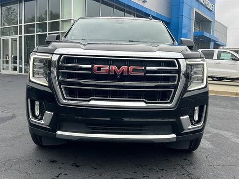 Used 2022 GMC Yukon SLT w/ SLT Premium Package image 2
