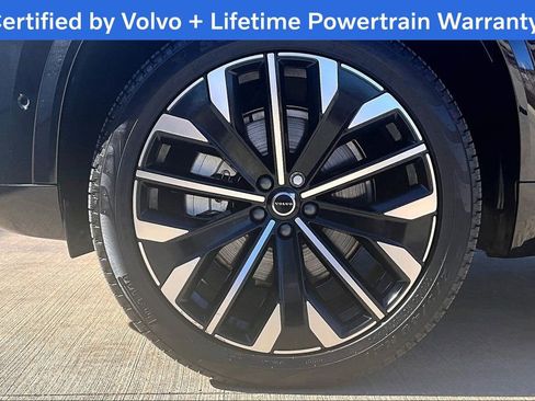 Used 2025 Volvo XC90 B6 Plus AWD/4WD image 11