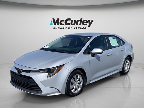Used 2024 Toyota Corolla LE FWD image 2