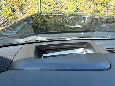 Used 2024 GMC Yukon XL Denali w/ Advanced Technology Package image 25