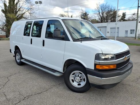 Used 2024 Chevrolet Express 2500 w/ Driver Convenience Package image 2