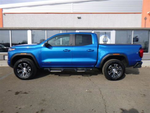 Used 2024 GMC Canyon AT4 w/ AT4 Premium Package image 2