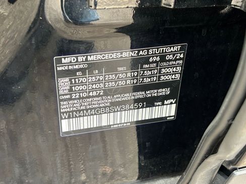 Used 2025 Mercedes-Benz GLB 250 image 31