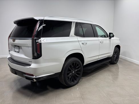 Used 2022 Cadillac Escalade Premium Luxury AWD/4WD image 6