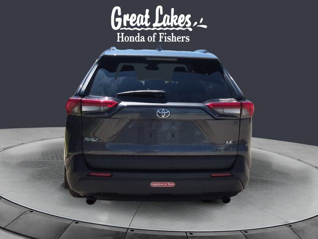 Used 2019 Toyota RAV4 LE w/ Carpet Mat Package FWD image 4