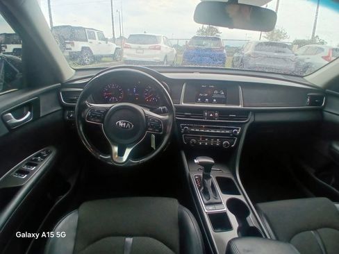Used 2018 Kia Optima S FWD image 23