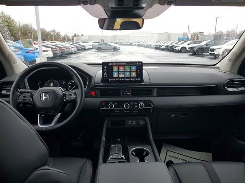 Used 2025 Honda Pilot Touring image 20