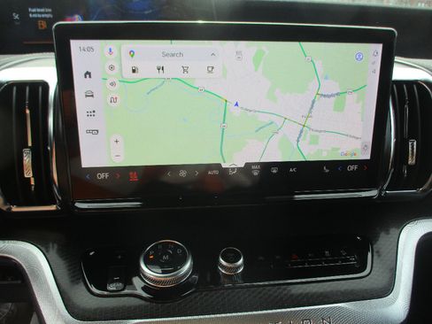 New 2026 Ford Expedition Platinum image 9