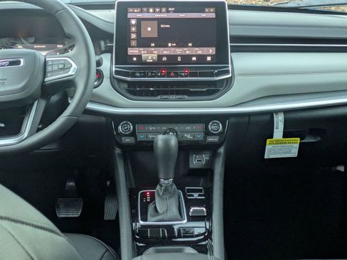 New 2026 Jeep Compass Limited image 25