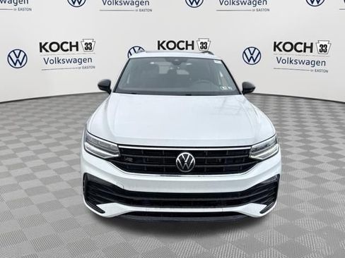 Used 2022 Volkswagen Tiguan SE R-Line image 2
