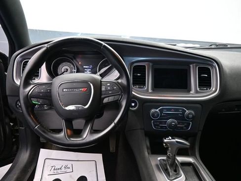 Used 2019 Dodge Charger SXT image 15
