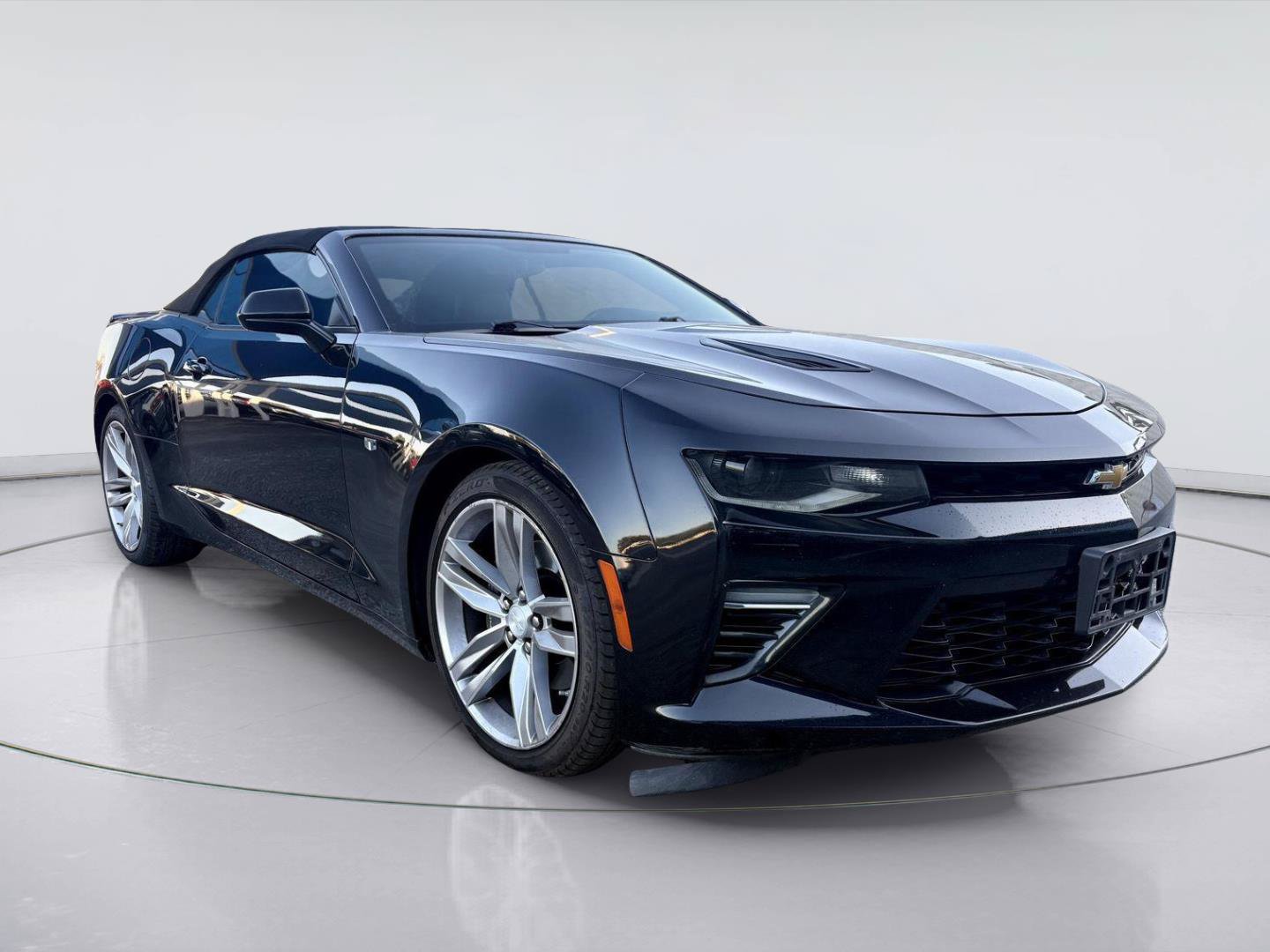 Used 2017 Chevrolet Camaro SS RWD image 1