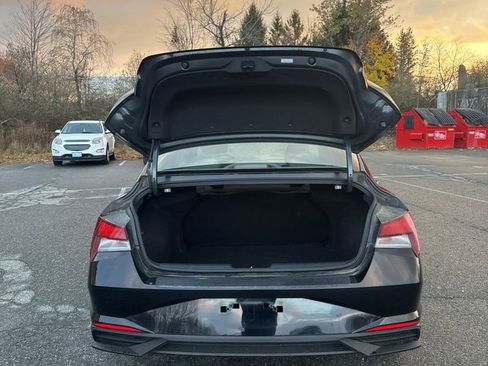 Used 2023 Hyundai Elantra SEL image 40