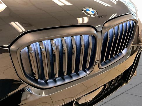 Used 2024 BMW X5 sDrive40i w/ M Sport Package RWD image 27