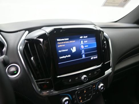 Used 2023 Chevrolet Traverse LT FWD image 11