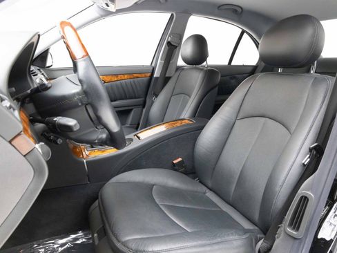 Used 2005 Mercedes-Benz E 500 Sedan image 8
