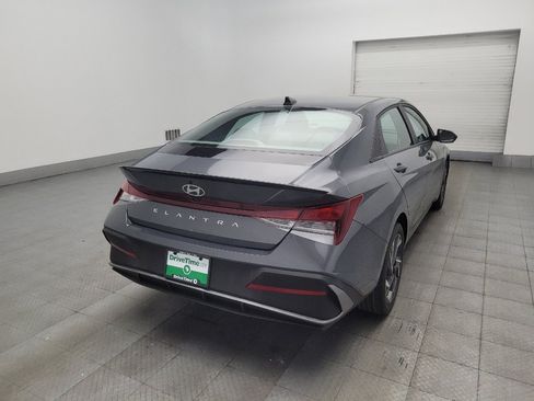 Used 2025 Hyundai Elantra Sport FWD image 9