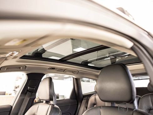 Used 2018 Volvo XC60 T5 Momentum w/ Convenience Package AWD/4WD image 20