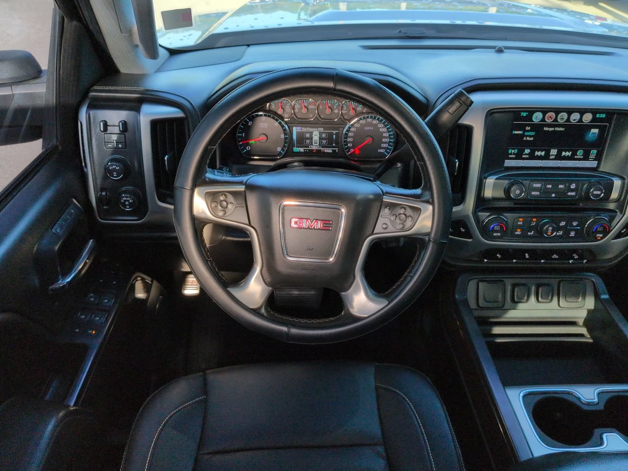 Used 2017 GMC Sierra 2500 SLT w/ Suspension Package, Off-Road AWD/4WD image 14